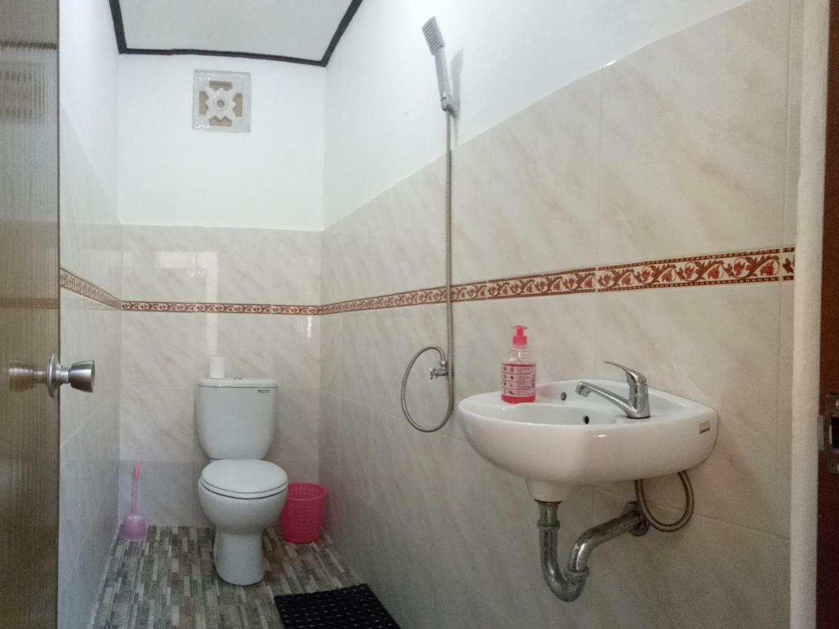 Hostel Nusa Penida Buitenkant foto