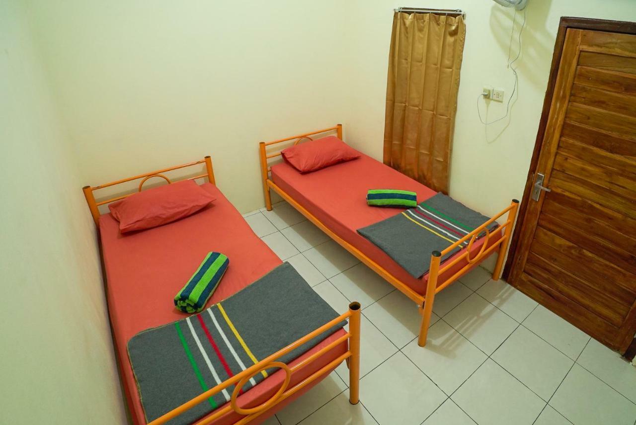 Hostel Nusa Penida Buitenkant foto